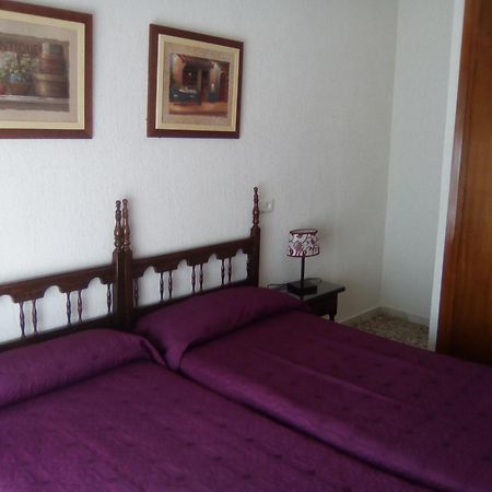 Hostal Muriel Aljaraque Rum bild