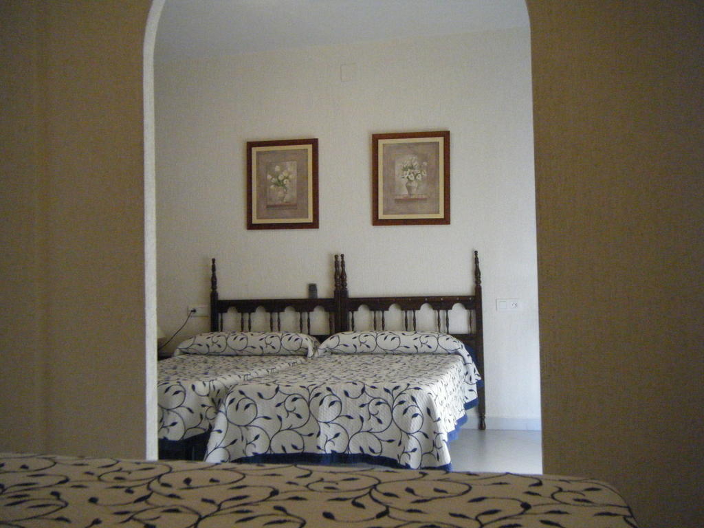 Hostal Muriel Aljaraque Rum bild