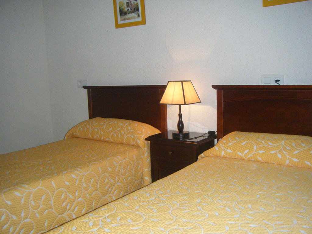 Hostal Muriel Aljaraque Rum bild