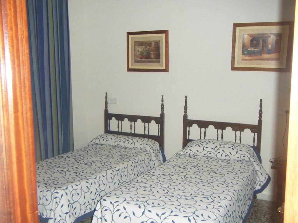 Hostal Muriel Aljaraque Rum bild