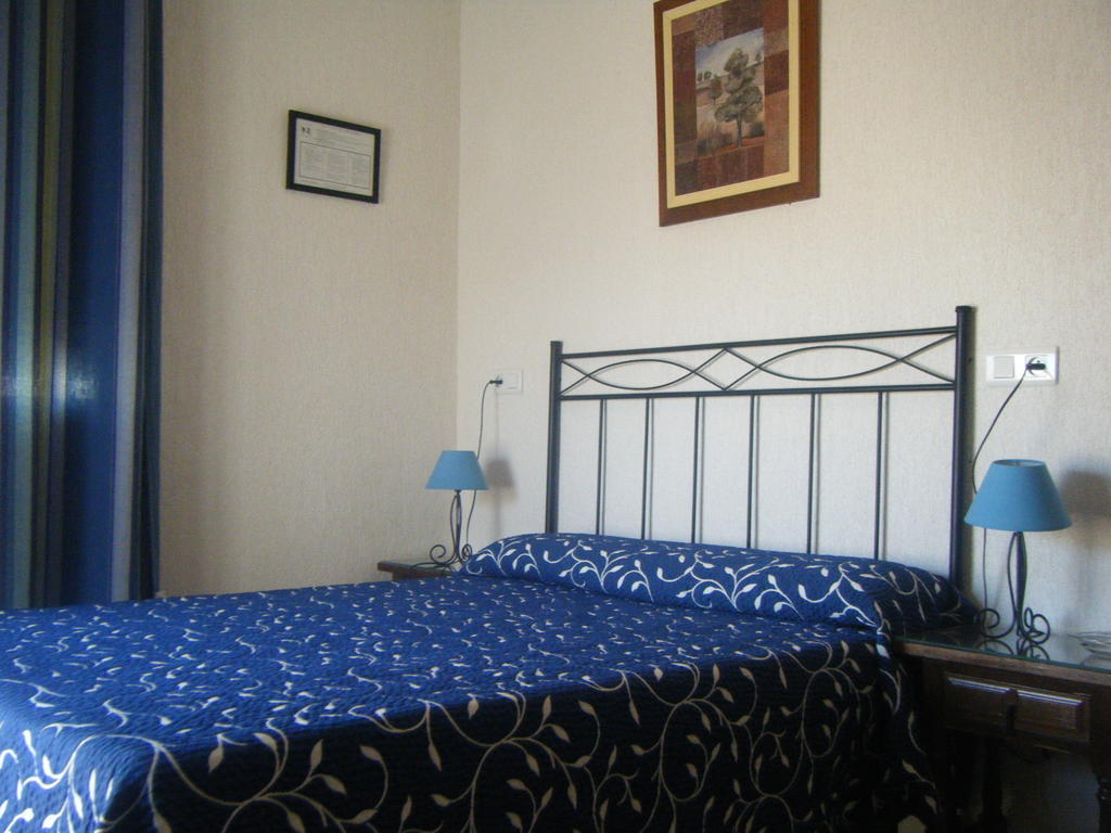 Hostal Muriel Aljaraque Rum bild
