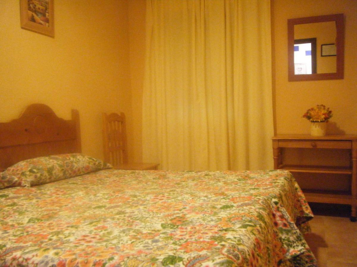 Hostal Muriel Aljaraque Rum bild